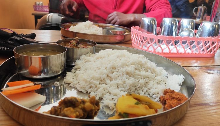 काठमाडौं महानगरकै क्यान्टिनमा बासी खाना, तिराइयो जरिवाना
